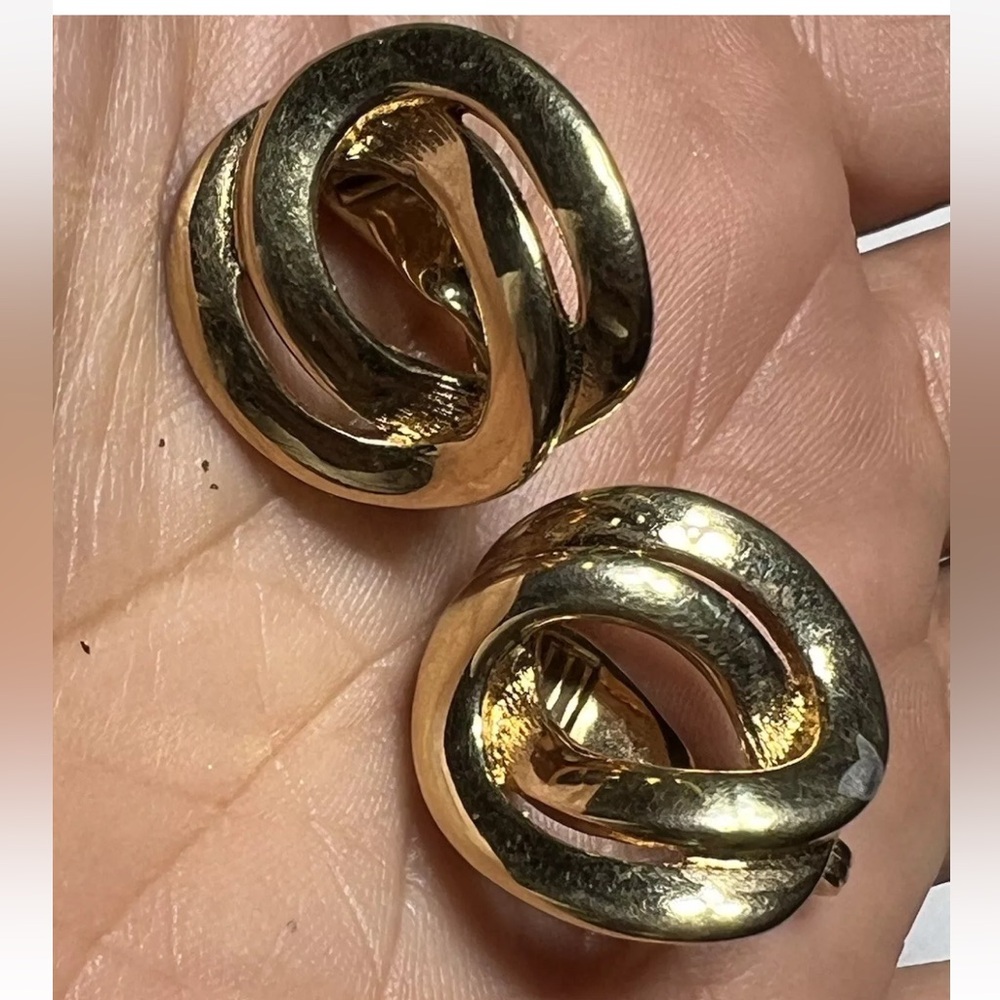 Elegant Gold-Tone Earrings monet clip on